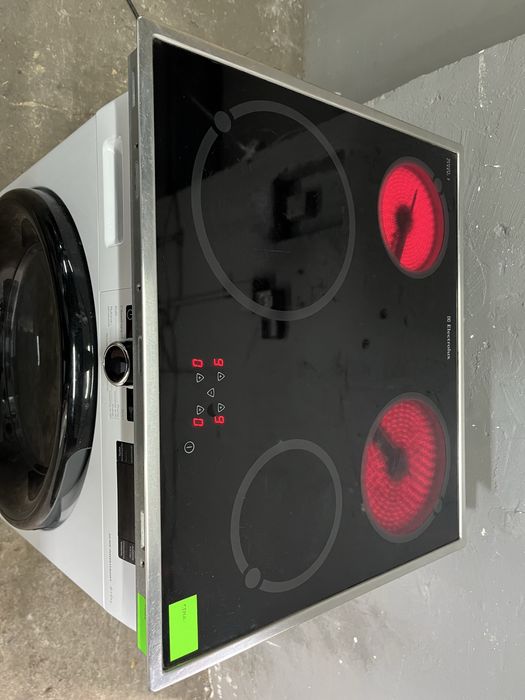Płyta Electrolux ceramiczna |12msc |Działa |Dowóz
