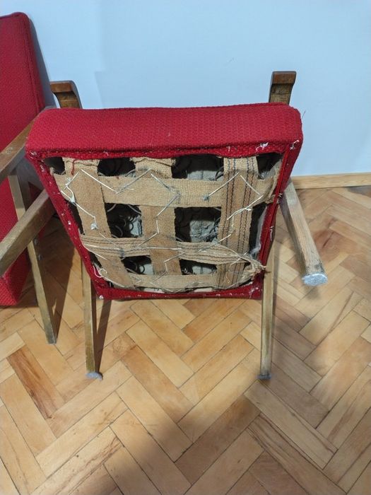 Fotele PRL do renowacji