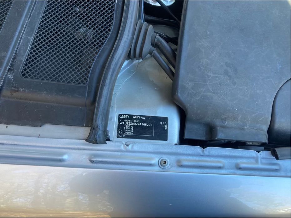 Ауді А4 Б5 рестайлінг 1.6 газ - бензин