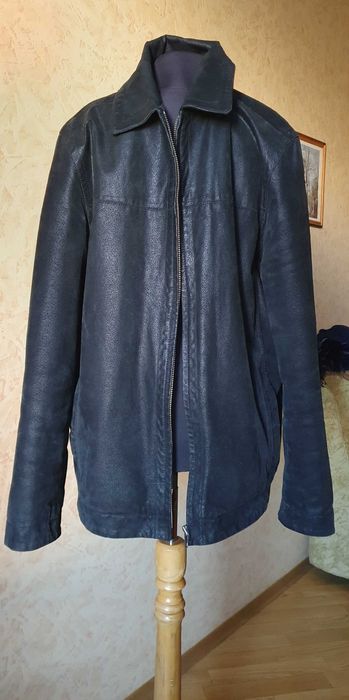 Куртка шкіряна чорна розмір L