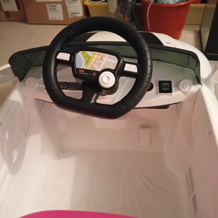 Carro menina passeio