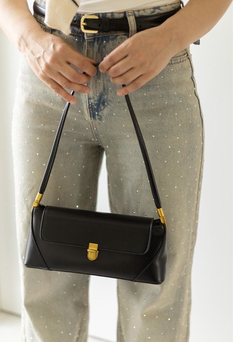 Гарна жіноча суможка  , універсальна.