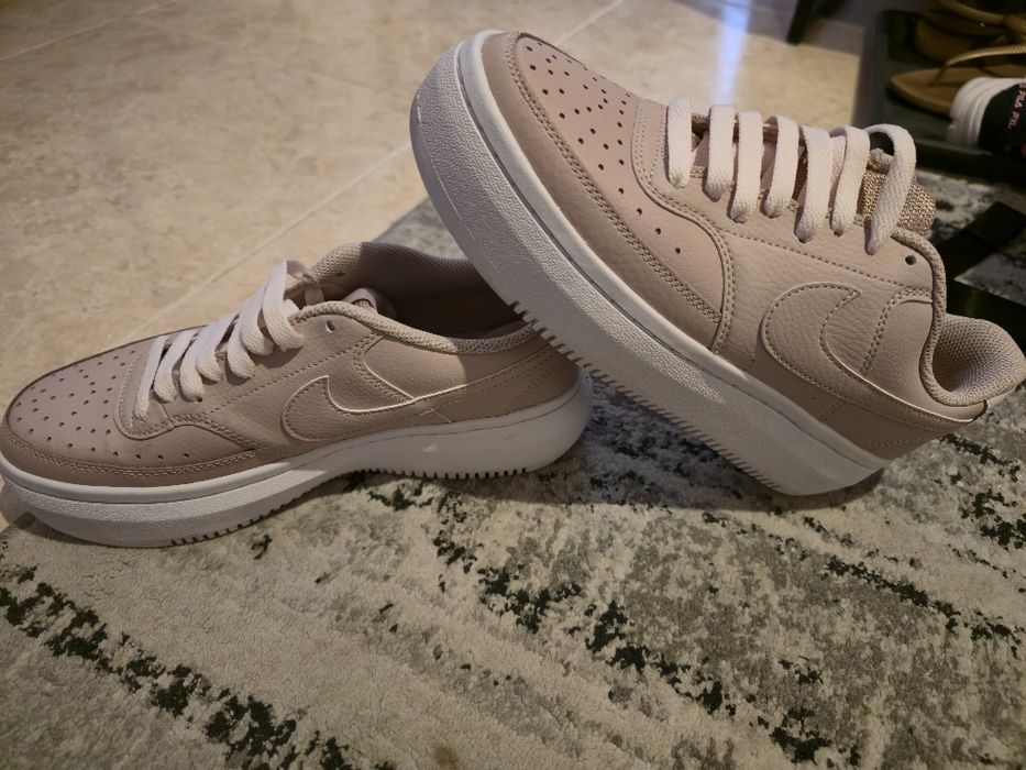 Ténis Nike Court High como novos