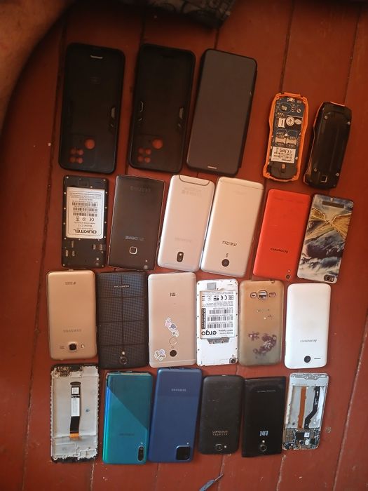 Одним лотом телефоны