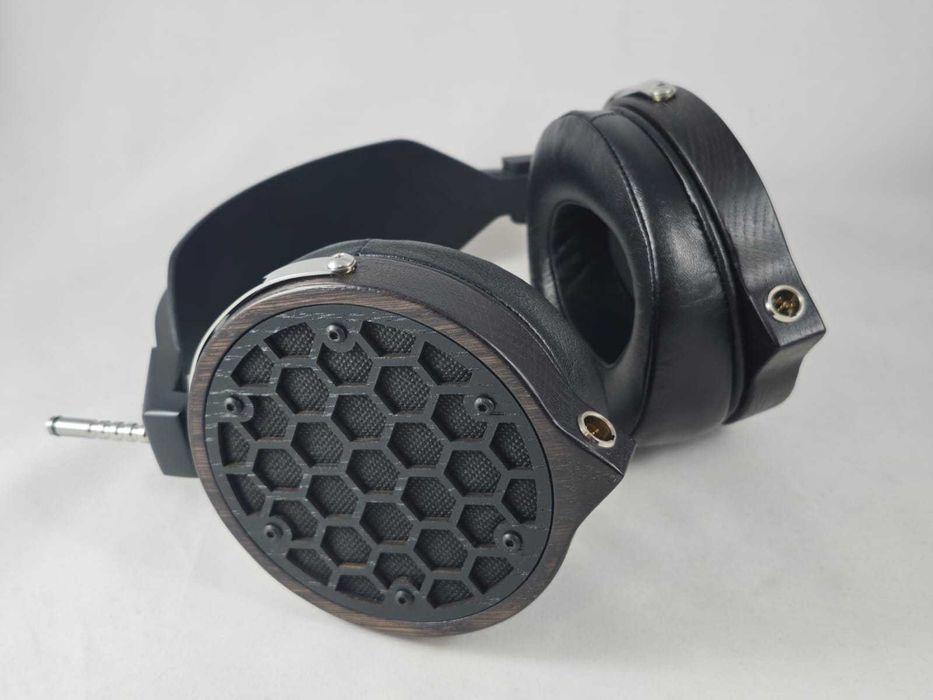 Планарні навушники Sash Tres SE – аудіофільський рівень звуку