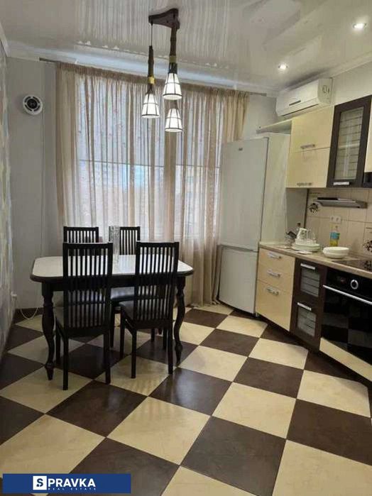 Продам квартиру на Радужном 2 ком низкий этаж