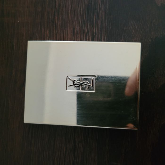 Sprzedam  rozświetlacz YSL