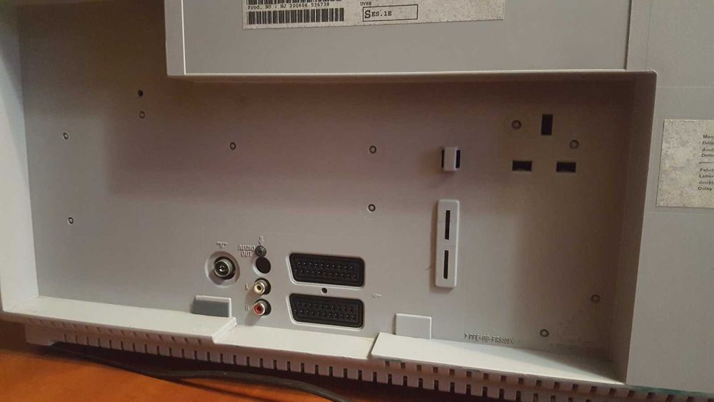 Телевізор Philips модель 32PW8720/12 32 дюйми екран 67-38