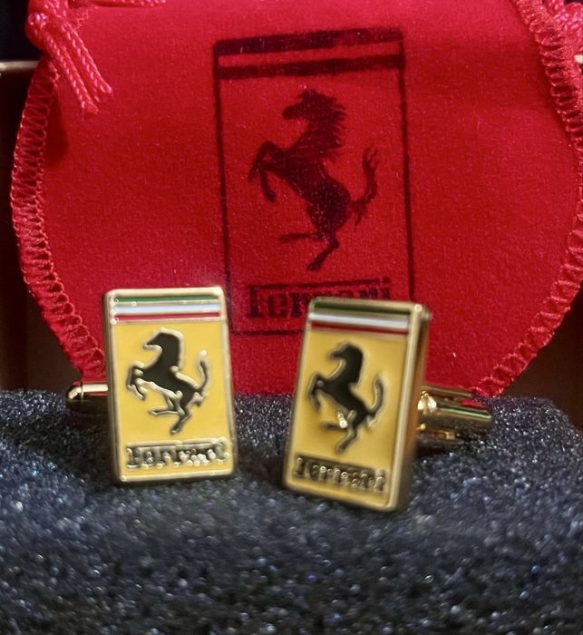 Botões de Punho Ferrari Vintage - Ouro laminado 18k - made in Italy