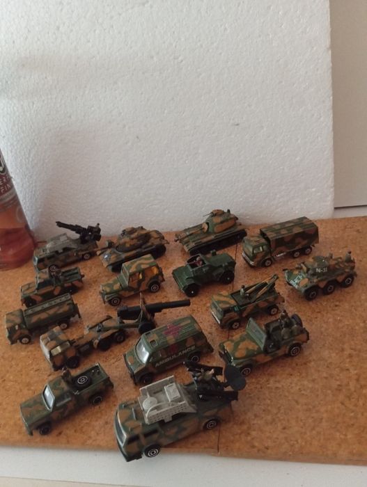 Brinquedos militares antigos