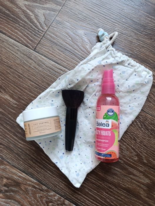 Косметика для дівчаток з усім