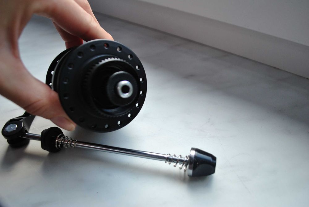 Shutter Precision dynamo Pl-8 centerlock piasta Gravel Treking