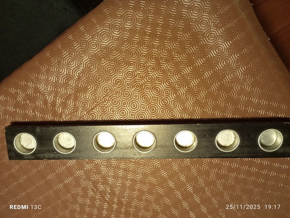Suporte para velas em madeira