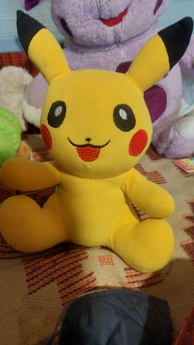 Игрушки  лот 6 игрушек  можно купить по одному смотрите опис