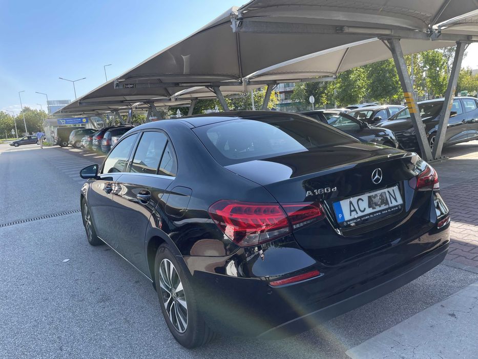 Mercedes A180d Limousine 7G-DCT Style Plus foto 4