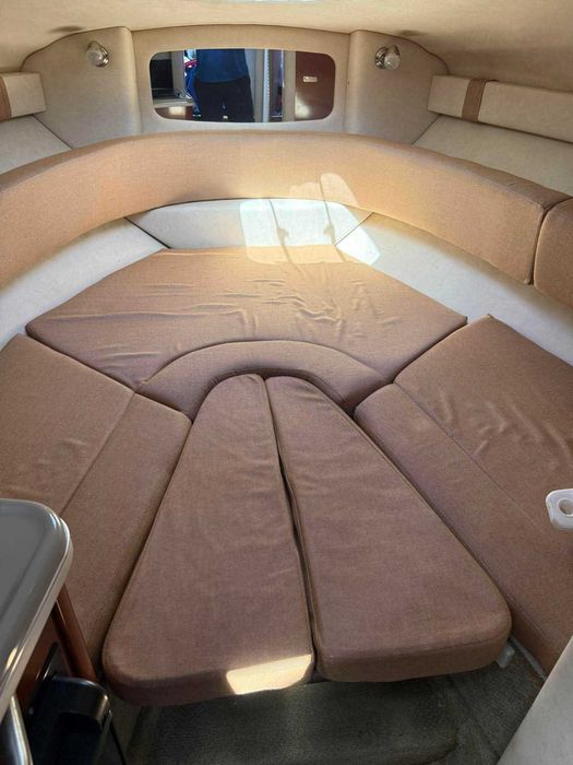 motorówka Sea Ray Sundancer 240 2011 – 190 MTH, FL przyczepa 5.0 Mercruiser