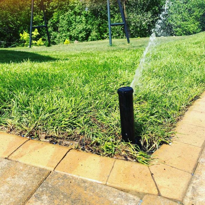 Profesjonalne systemy automatycznego nawadniania ogrodów / nawadnianie