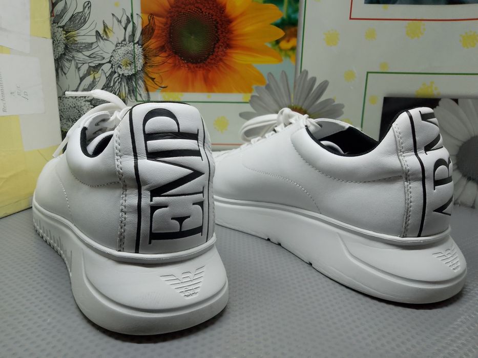 Niesamowite skórzane sneakersy Emporio Armani 44
