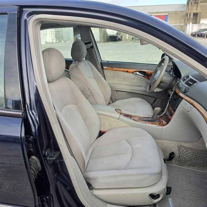 Mercedes-Benz E 220 CDI Elegance  -Caixa Automática