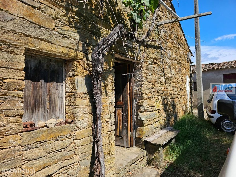 Moradia p/ Renovar -  Stº André das Tojeiras