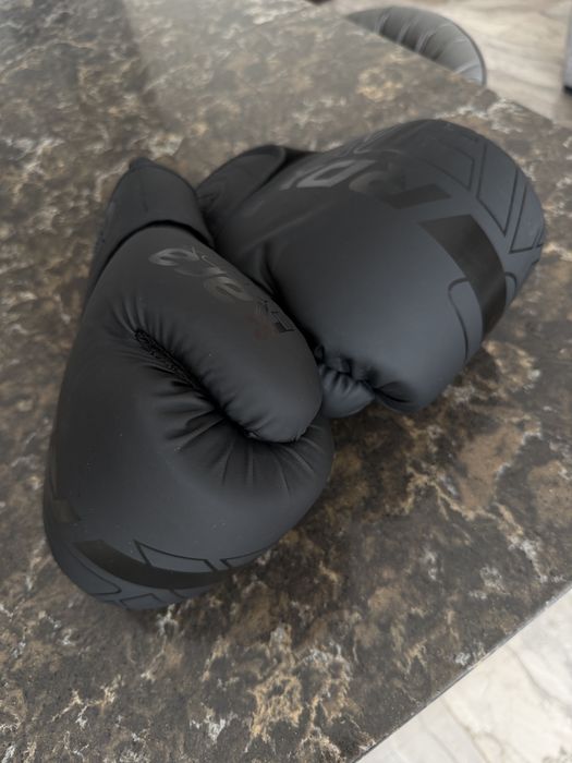Боксерские перчатки RDX 12 oz
