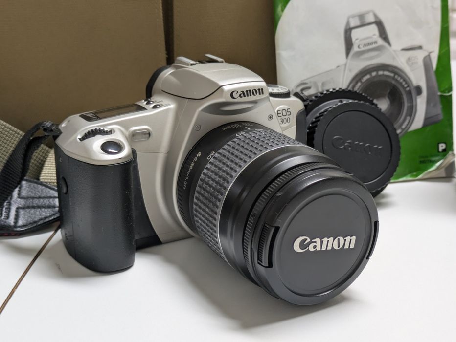 Canon EOS 300 + Lente 70-300 + Mala