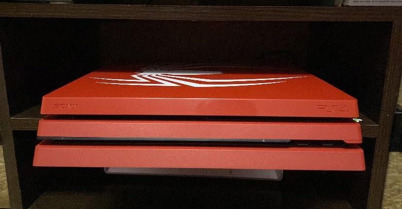 Play Station4 pro limited edition