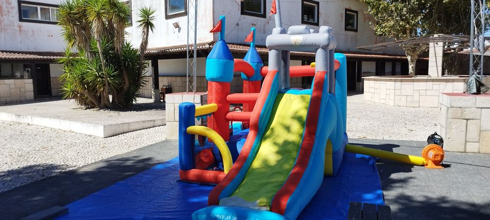 Insuflável castelo medieval com motor