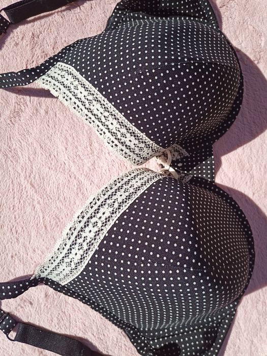 Biustonosz BHS 75FF /70G