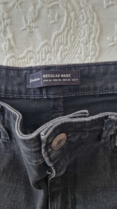 Calças pretas rasgadas, Stradivarius, Regular Waist, tamanho 38