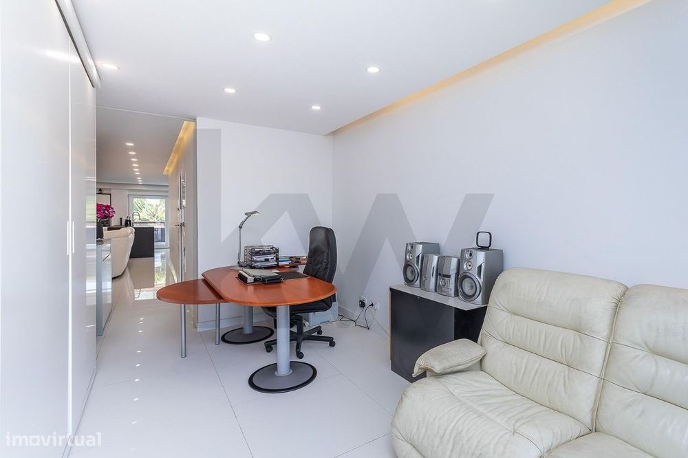 Apartamento T4 |  Parque dos Poetas l Terraço  com 50m2 e Box com  2 l