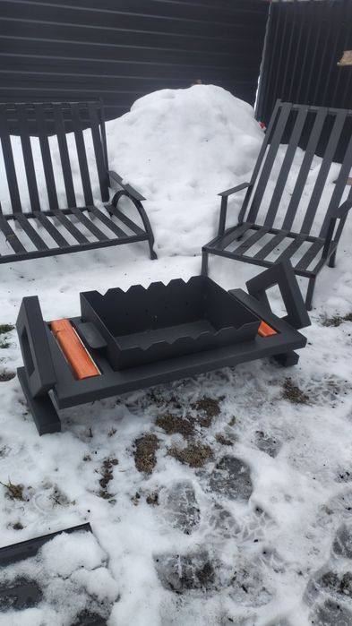 Мангал туристичний дворовий.