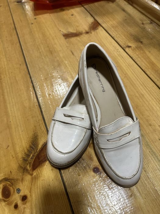 Взуття нове з натуральної шкіри!