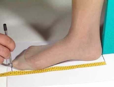 Czarne koronkowe botki wiązane