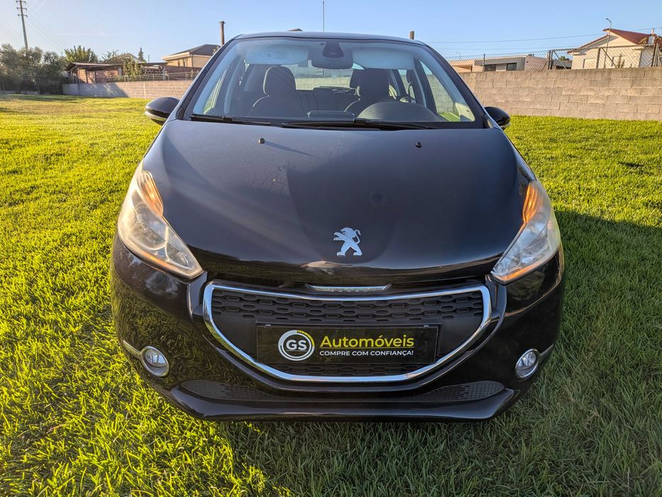 Peugeot 208 Caixa Automática 1.4 Hdi foto 2