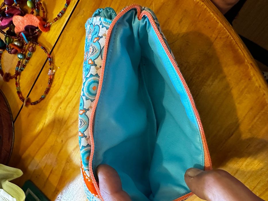 Bolsa feita à mão em tecido