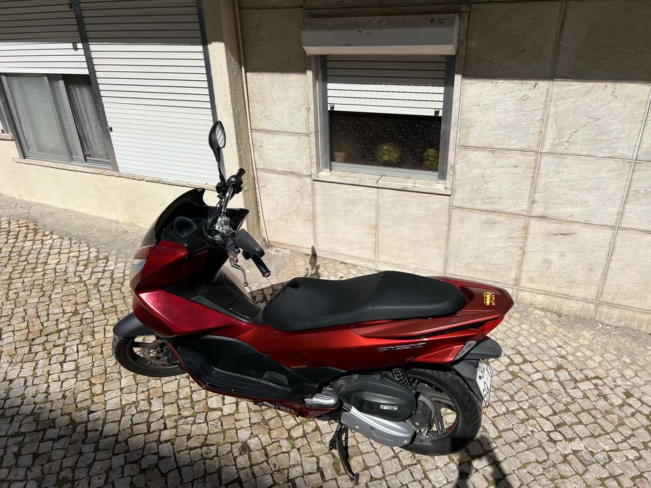 PCX HONDA 125cc vermelha