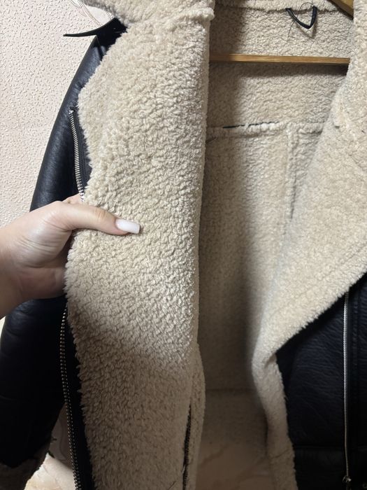 Чорна еко-дублянка з хутряною підкладкою