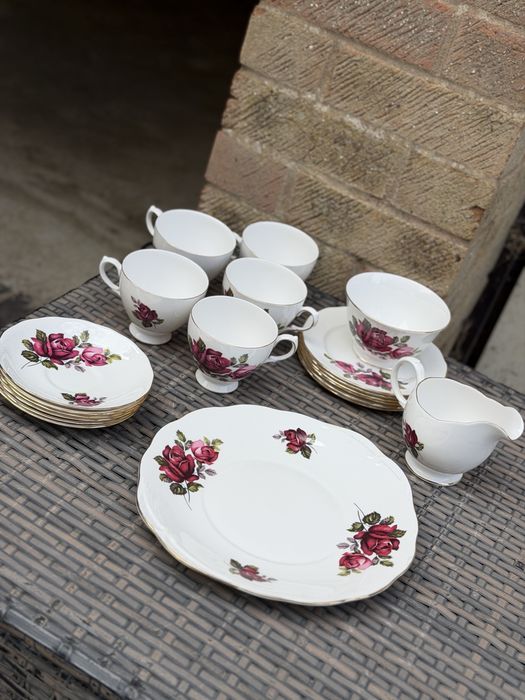 Вінтажний чайний сервіз Queen Anne Bone China England 20 предметів оригінал