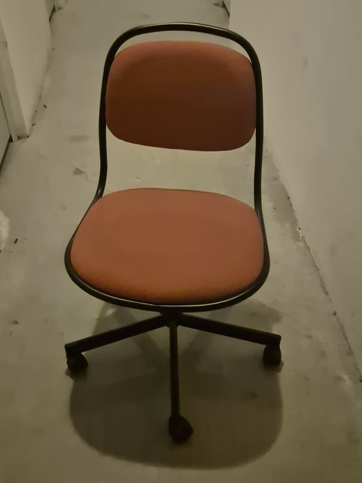 Cadeira giratória com rodas