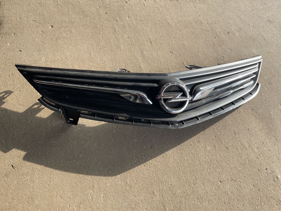 Верхняя решетка гриль bolt ev