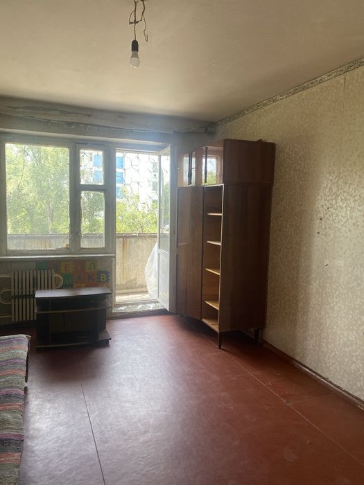 Продам 2х-комнатную левый берег 2/10 44 школа