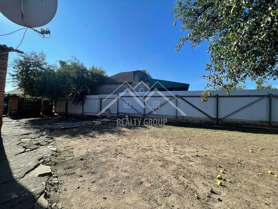 Продаж затишного будинку по Черняховського