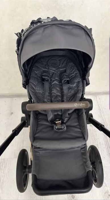 Cybex Priam Simply Flowers Grey коляска