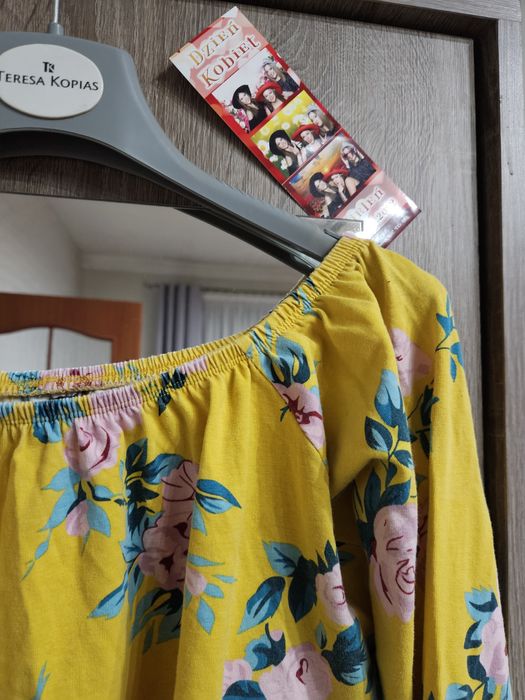 Bluzka hiszpanka S Sinsay