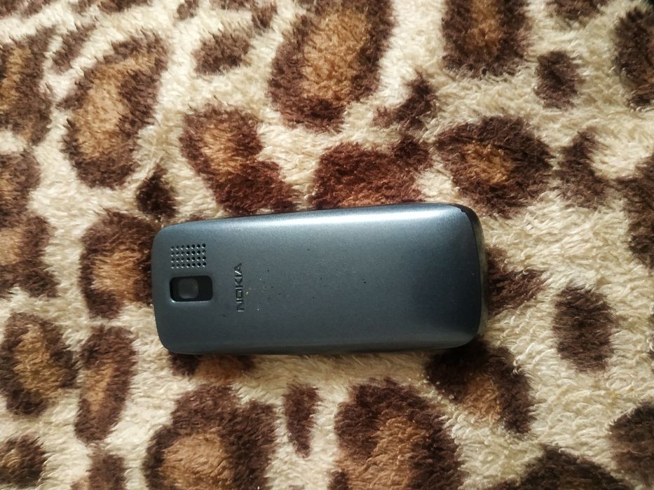 Телефон nokia  х1 01робочий стан з зарядним батарея тримає чотири дні