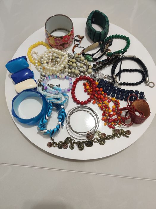 Mega paka bransoletek koraliki .