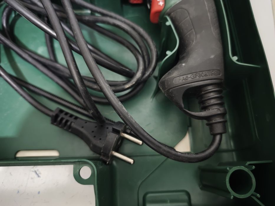 Berbequim com martelo Bosch Advancedimpact 900 (Como novo)