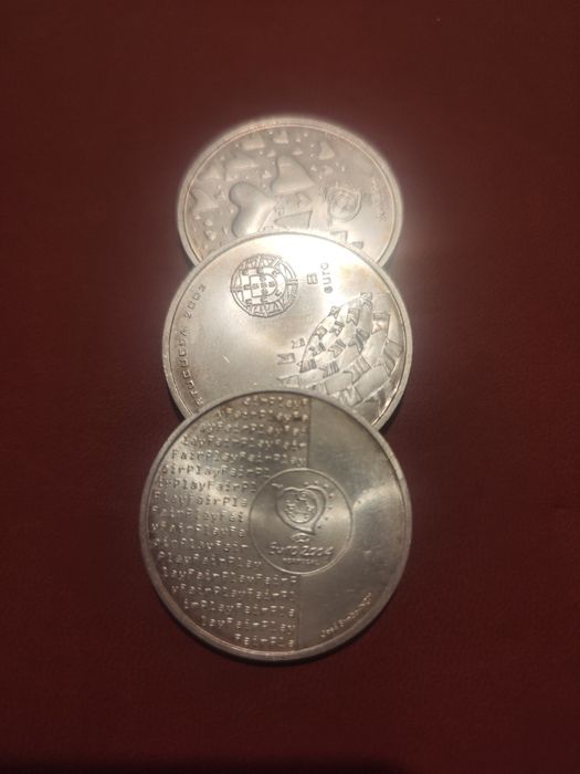 moedas de prata, comemorativas de Portugal,
especificamente da edição do Euro 2004.
