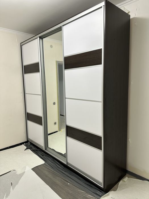 Шафа-купе три секції